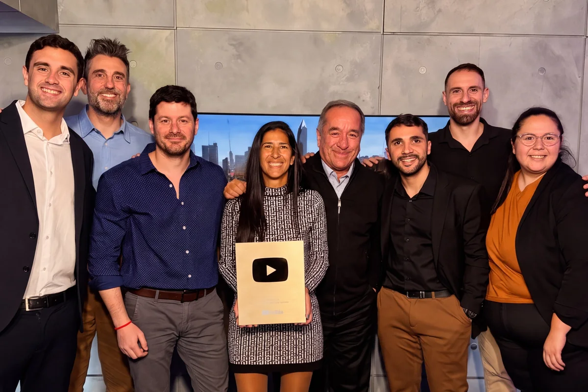 El equipo de La mañana del mercado en el estudio de Rava
