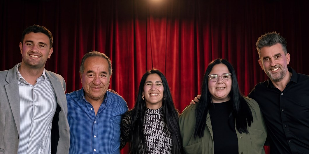 Sole, Edu y el equipo de La mañana del mercado en el escenario